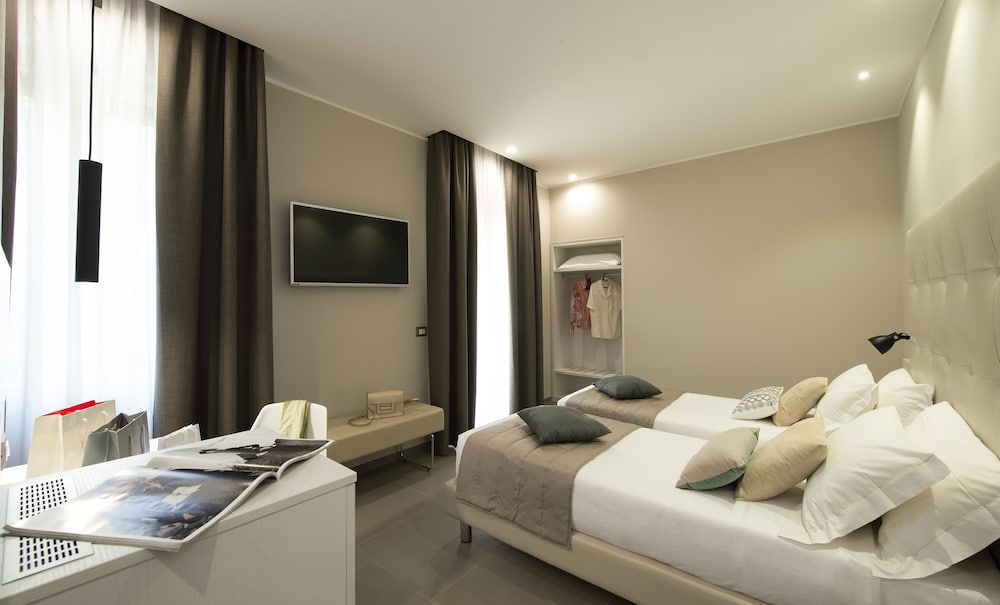 Hotel H21 8/30