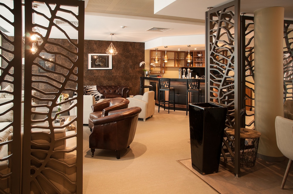 Brit Hotel Lodge 37/50