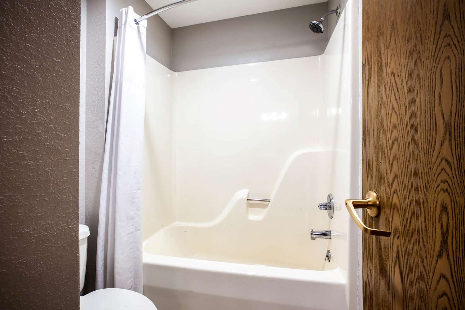 Baymont by Wyndham Traverse City 40/43