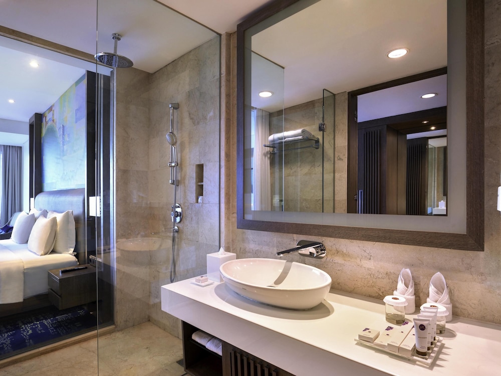 Grand Mercure Jakarta Kemayoran 68/69