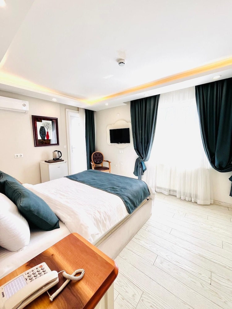 Andalouse Airport Suite Hotel 14/50