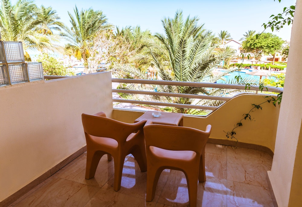 Golden Beach Resort 35/50