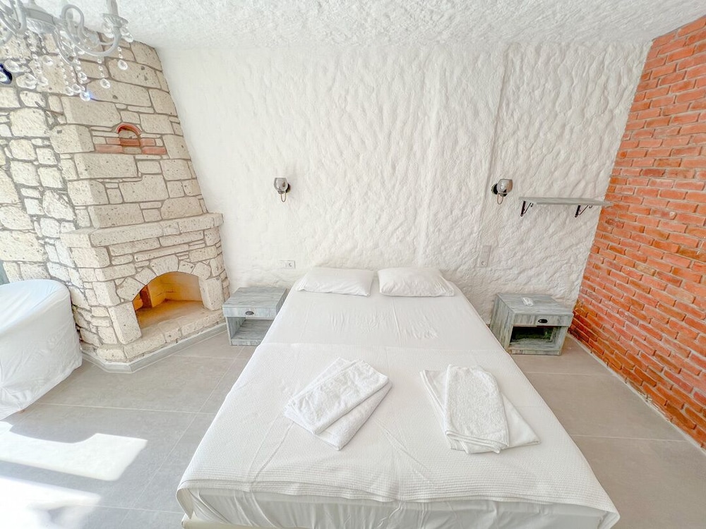Gonulhan Hotel 53/54