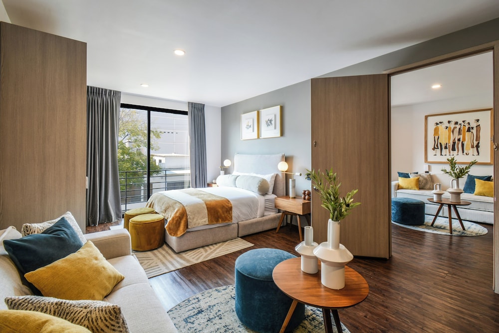 The Sterling Condesa 19/50