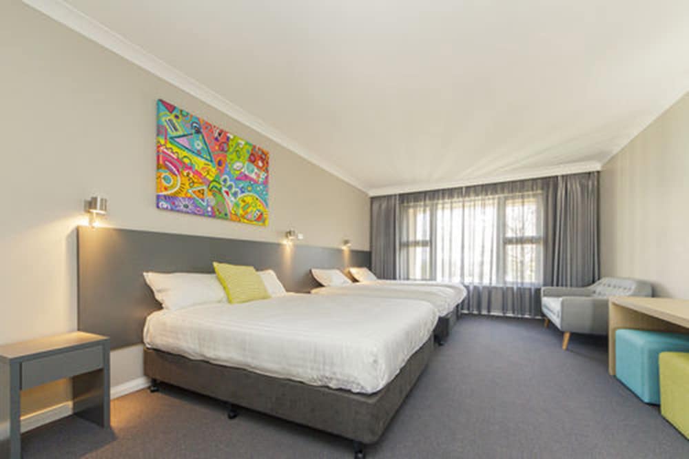 Cowra Services Club Motel 16/40