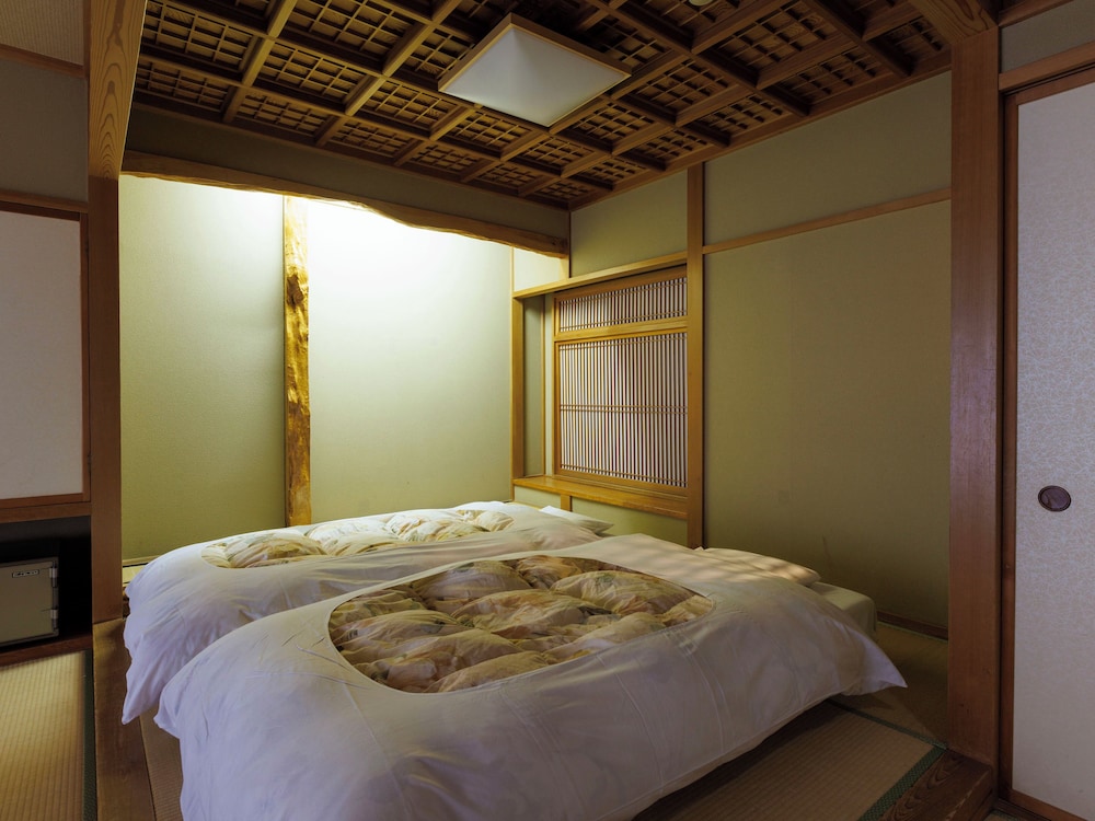 Wakamiro 10/50