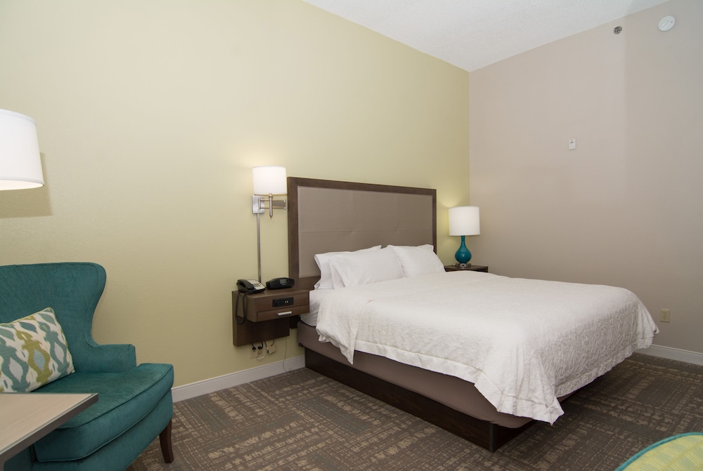 Hampton Inn Jacksonville I-10 West 4/21
