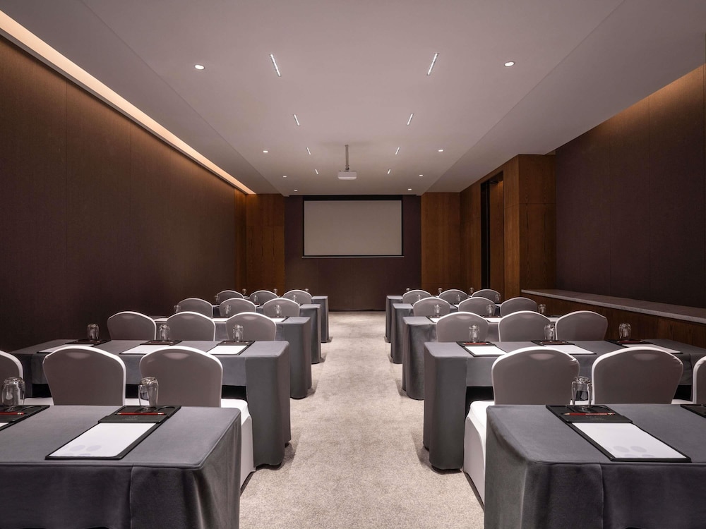 Novotel Zhengzhou Airport 62/68
