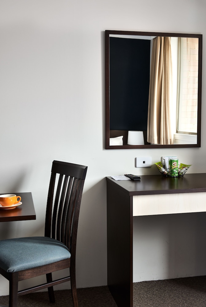 175 Hotel Westmead 32/39