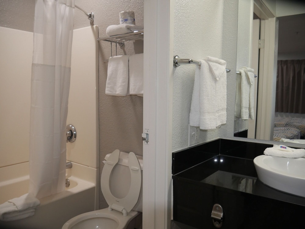 Motel6 Tacoma, WA - South 40/46