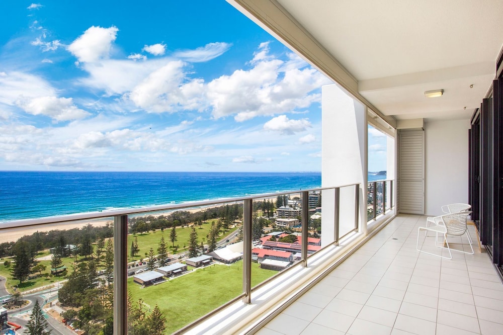 Ultra Broadbeach 68/72