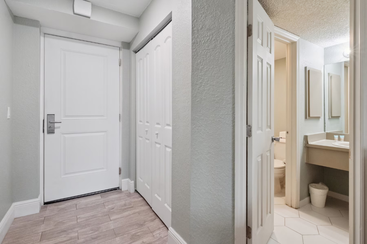 Howard Johnson by Wyndham Oceanfront Daytona Beach 44/44
