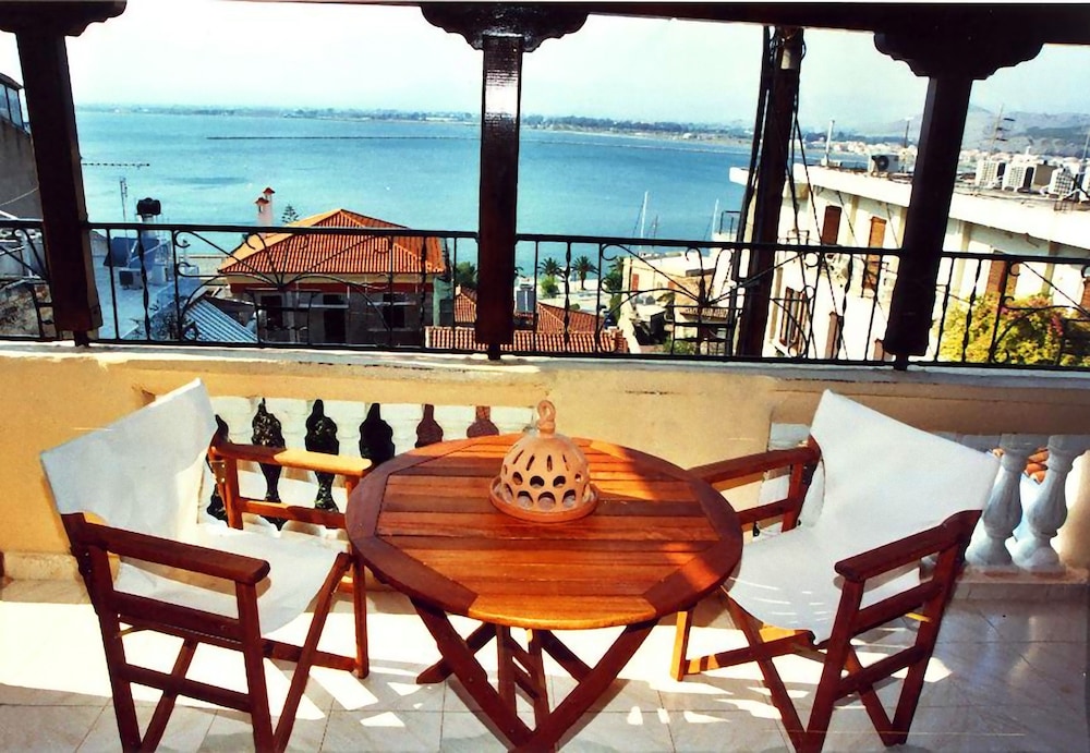 Pension Eleni 25/35