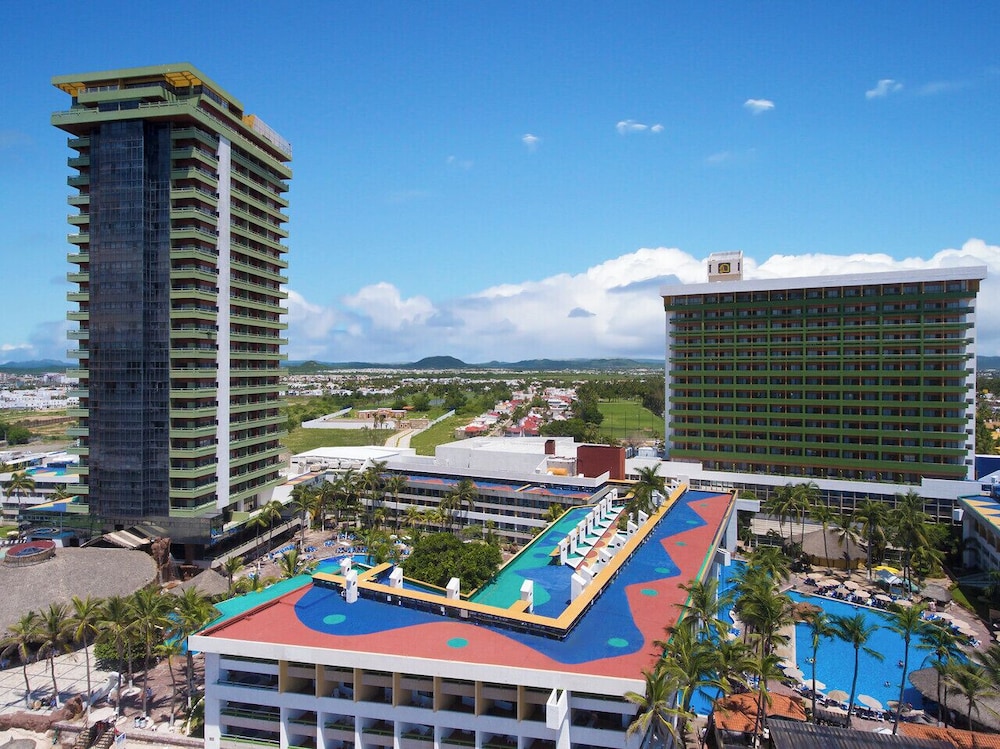 El Cid El Moro Beach Hotel in MAZATLAN