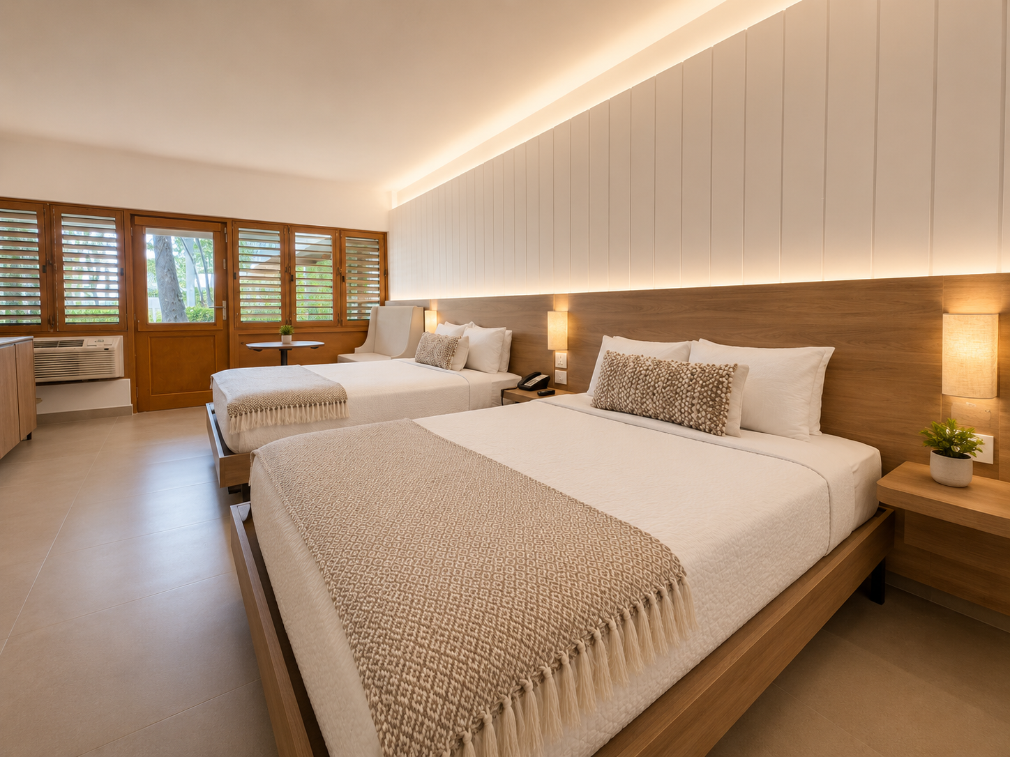 Renovated, 2 Queen Beds, Ocean View