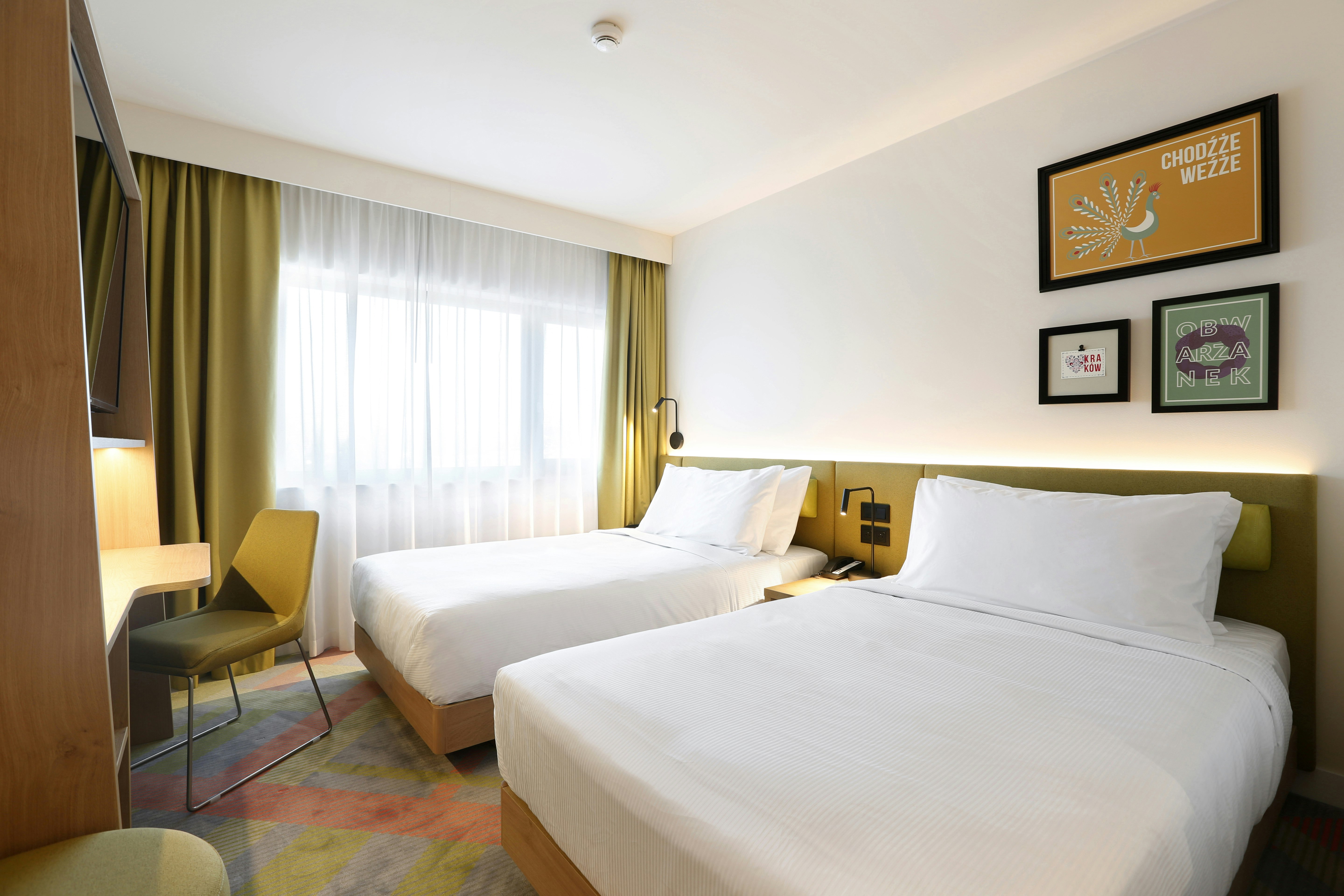 ROOM, TWIN BEDS