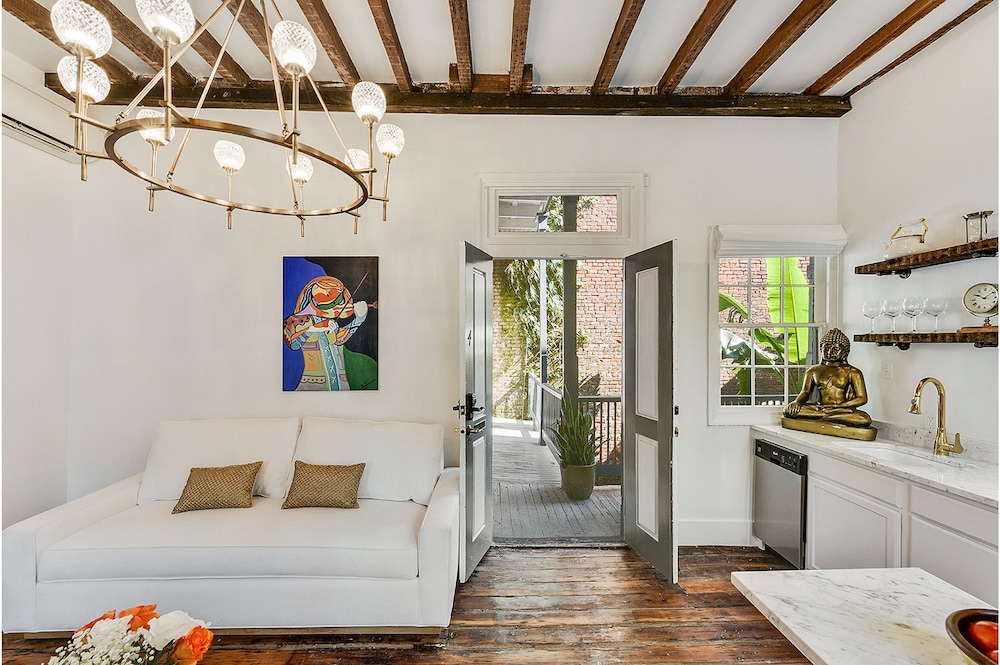 French Quarter Mansion 34/50