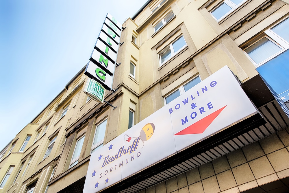 Home Hotel 3/59