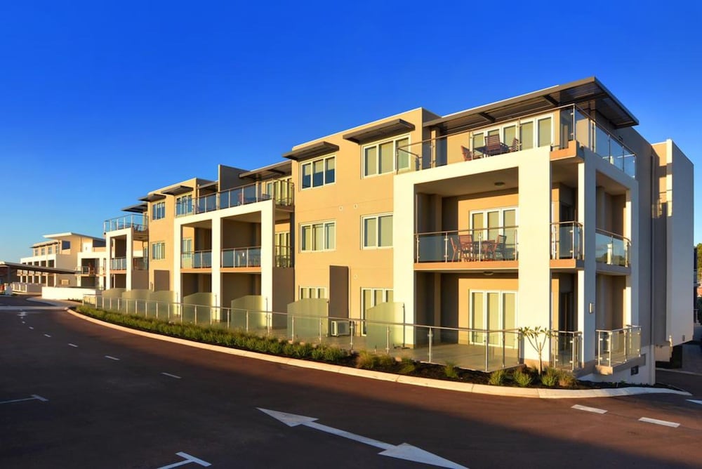 BUNBURY SEAVIEW APARTMENTS 2/58