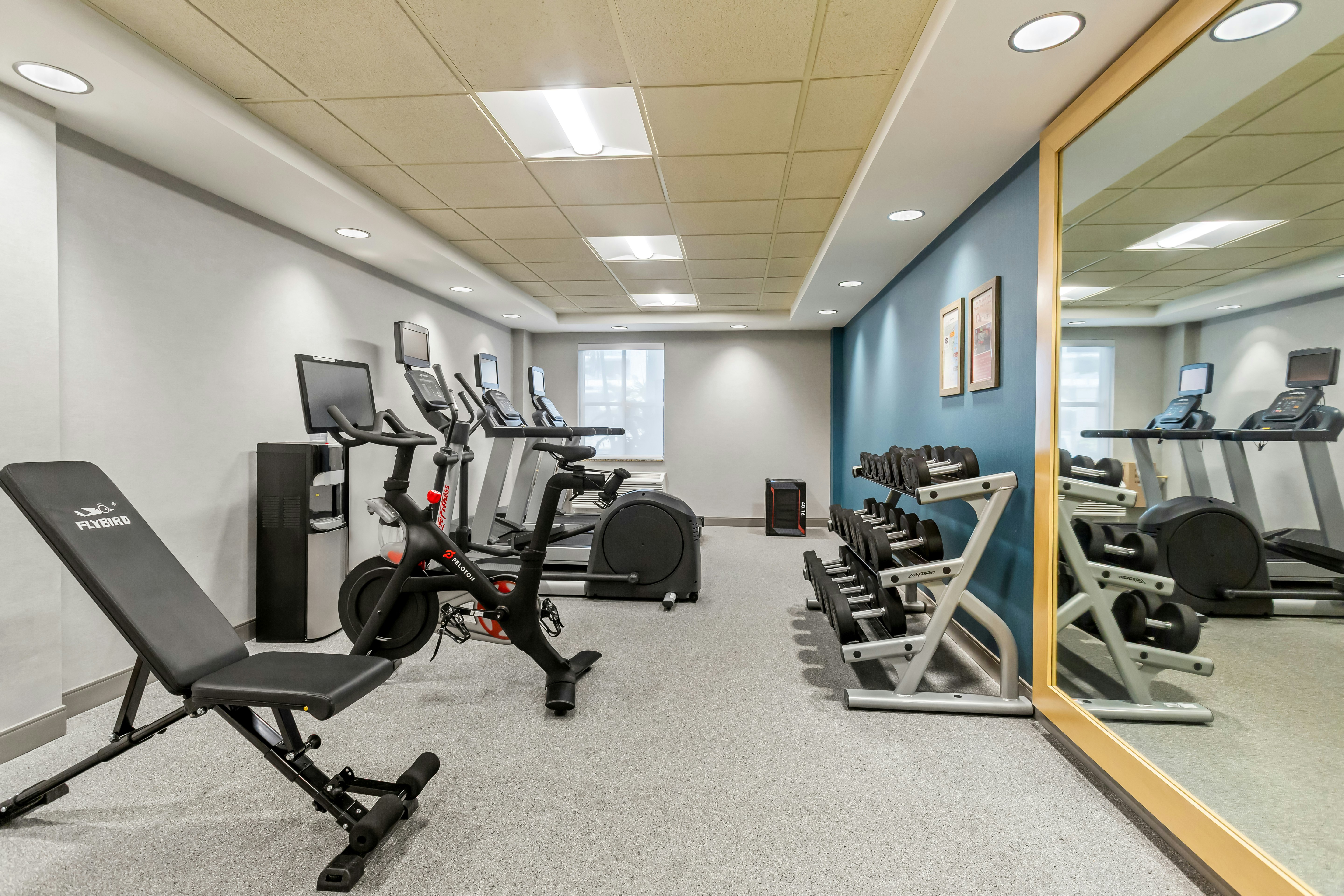 Hampton Inn Suites St Petersburg Downtown 21/51