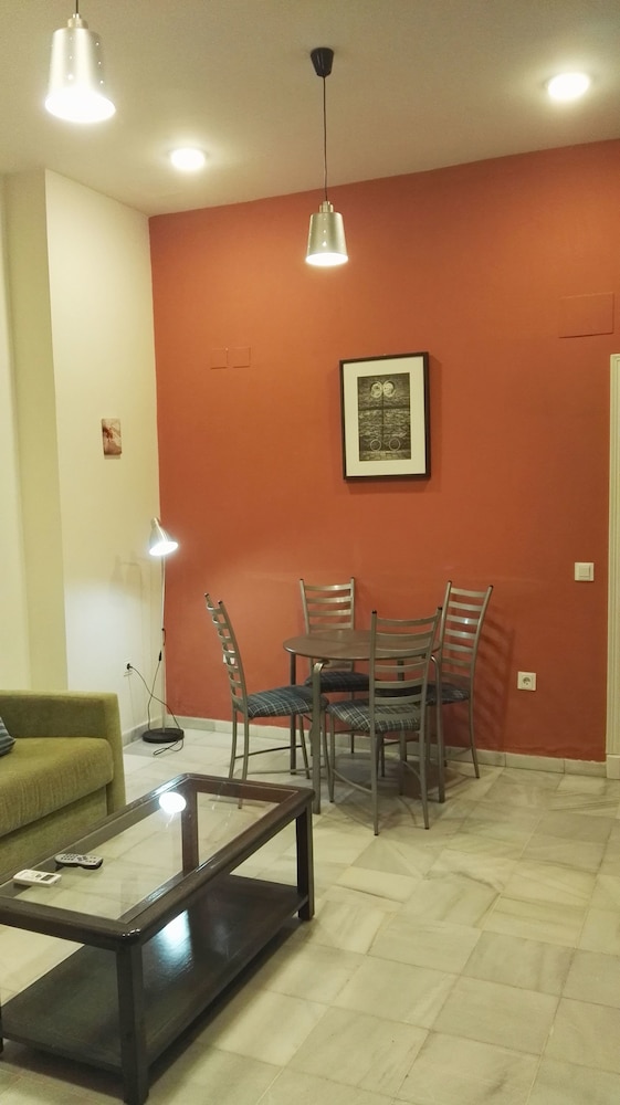 Apartamentos Larga 70 49/80