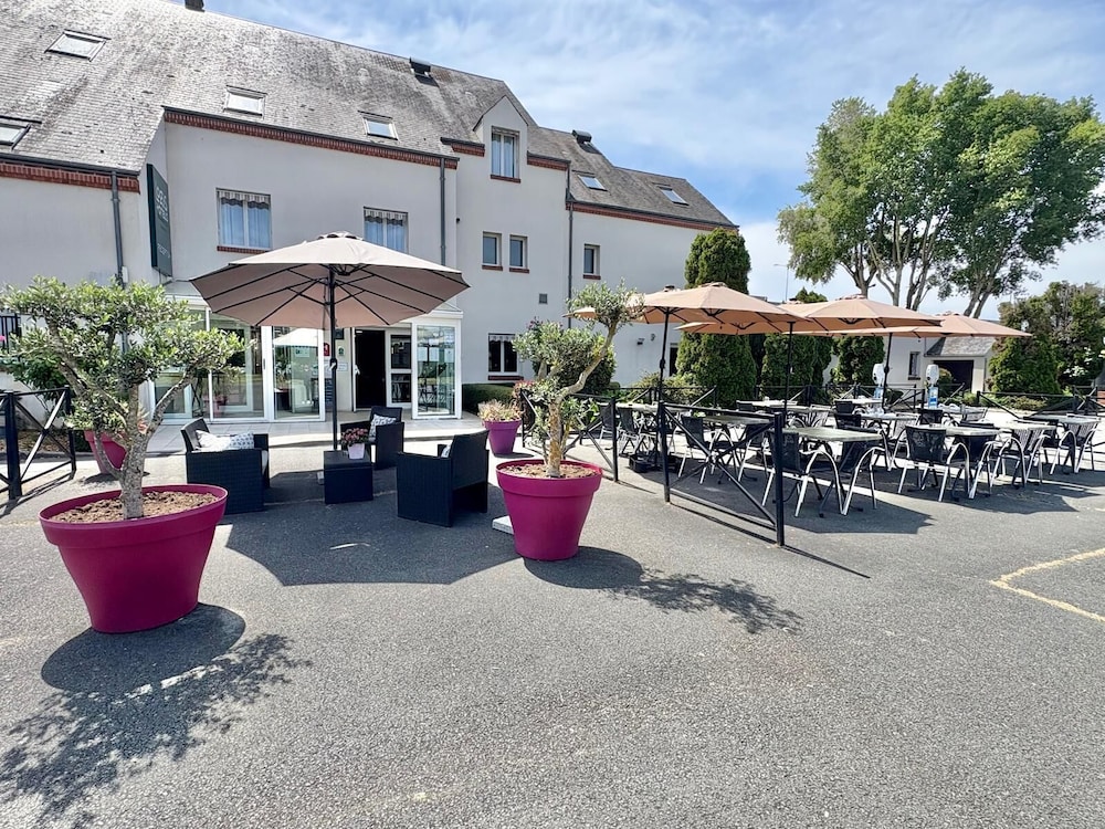 Logis Hotel Sully Le Château 36/49