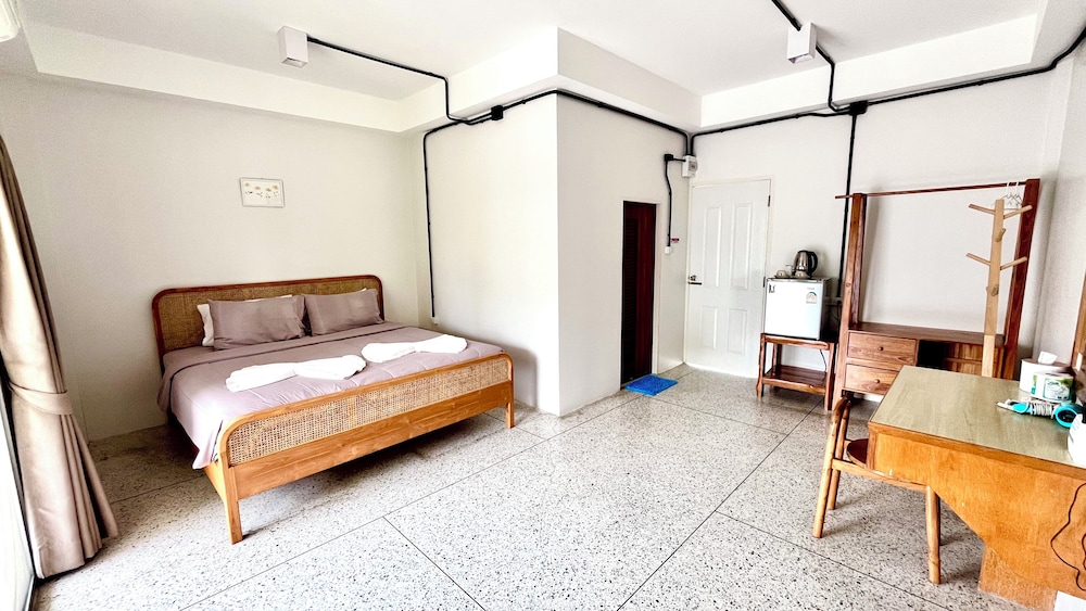 DELUXE, BALCONY