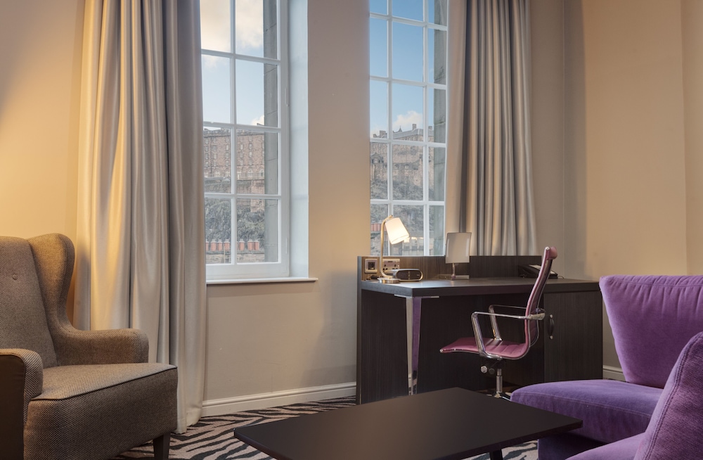 Doubletree By Hilton Edinburgh City Centre 44/64