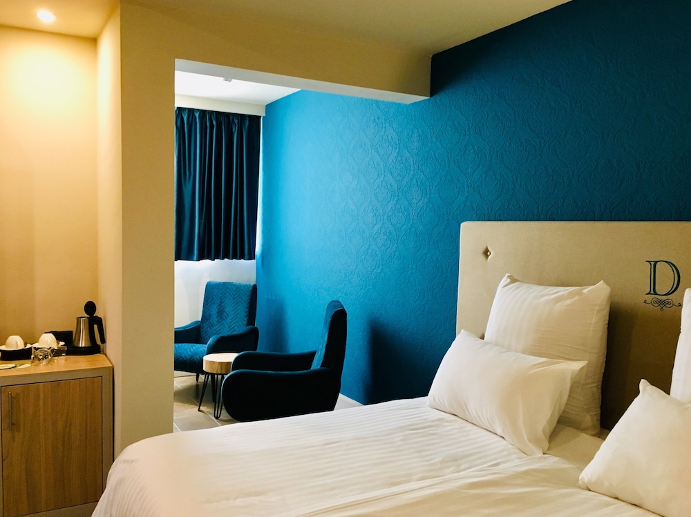 DDREAM HOTEL 8/63