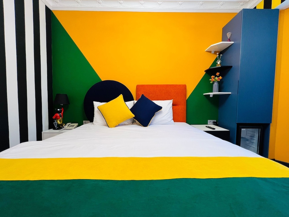 Apex Hotel 25/64