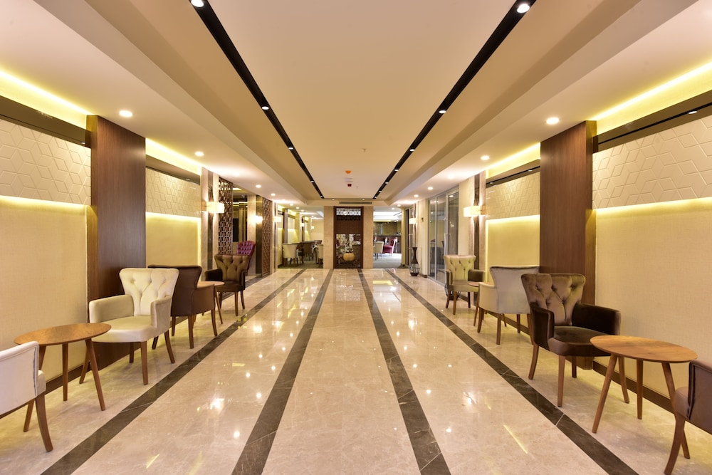 Vespia Hotel 65/70