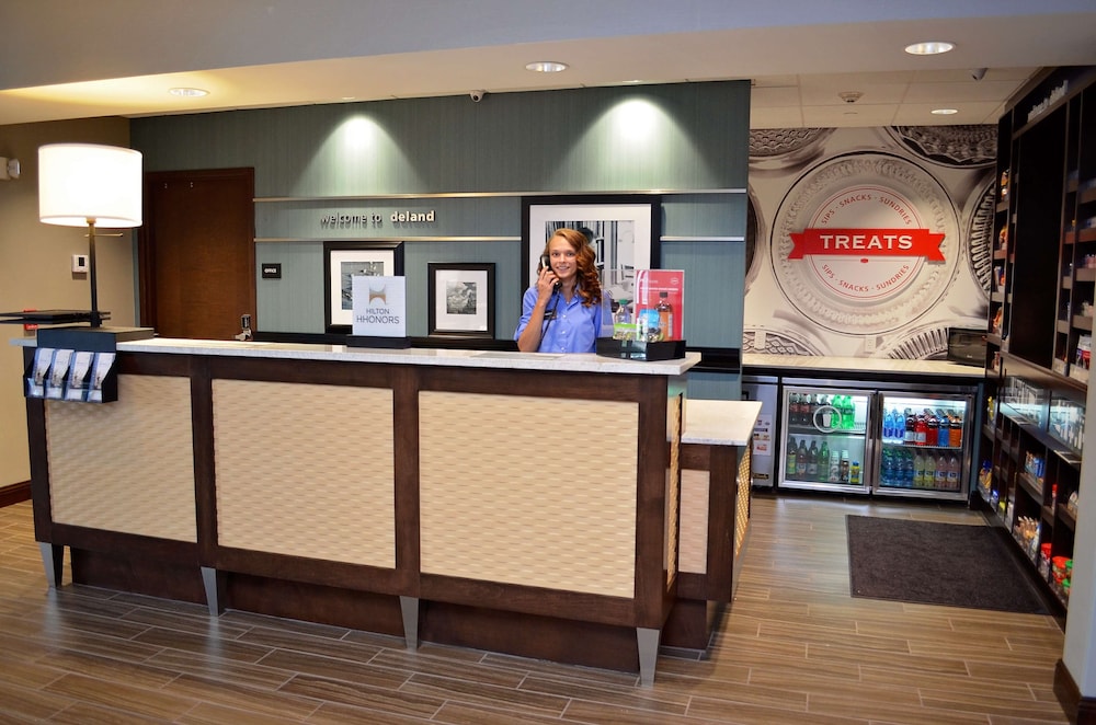 Hampton Inn Suites Deland 9/77