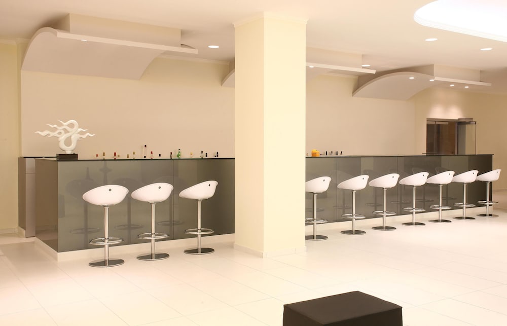 Golden Beach Hotel 24/49