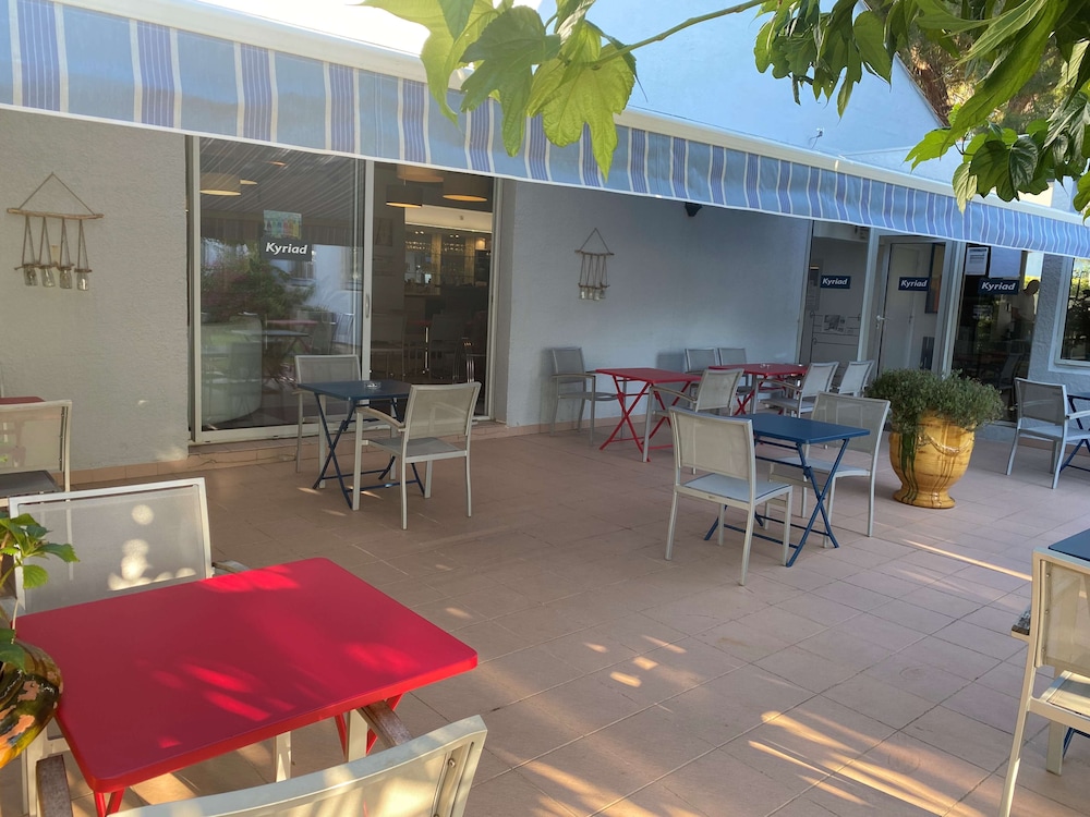 KYRIAD MONTPELLIER - AEROPORT 44/66
