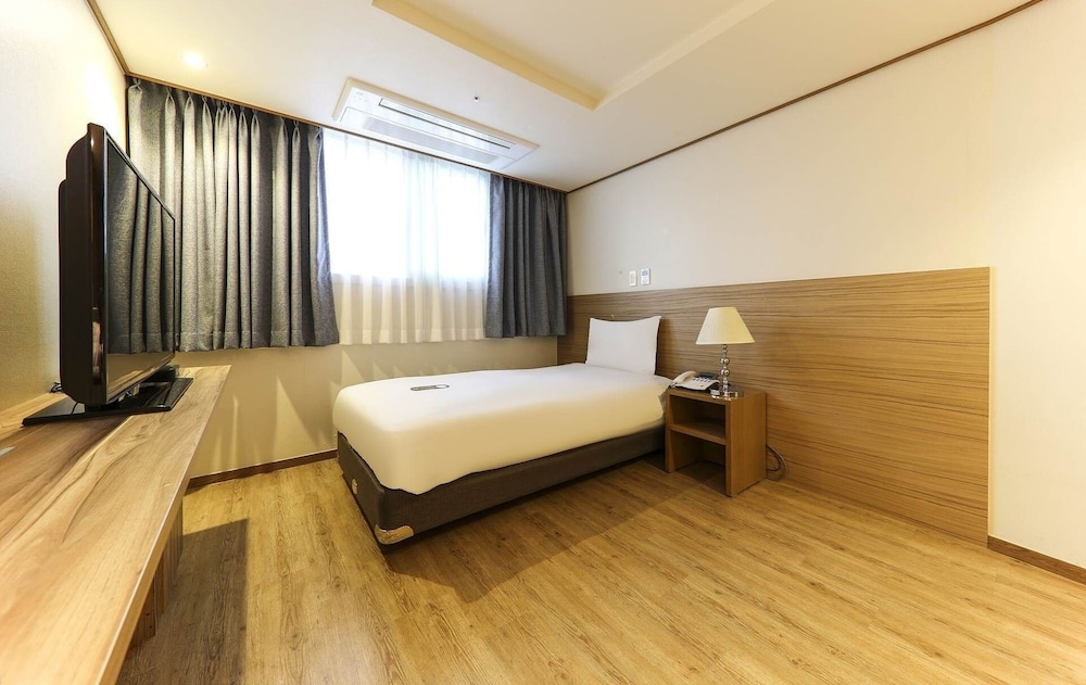 DELUXE, SINGLE, SINGLE BED