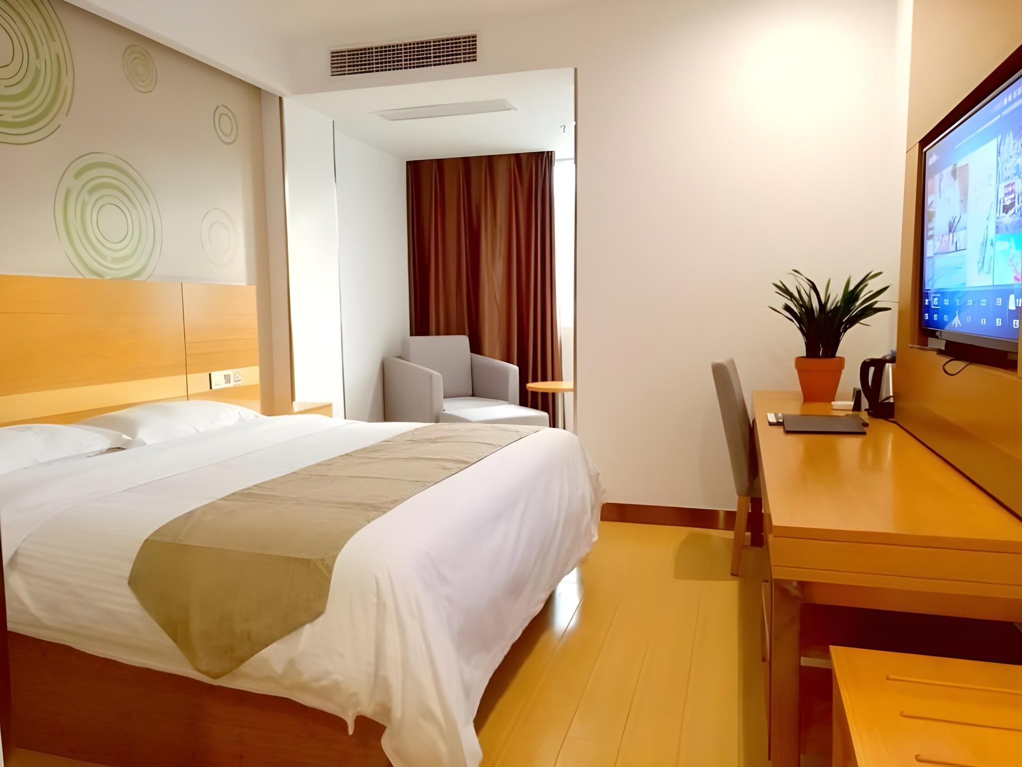 Superior, King and Queen Bed