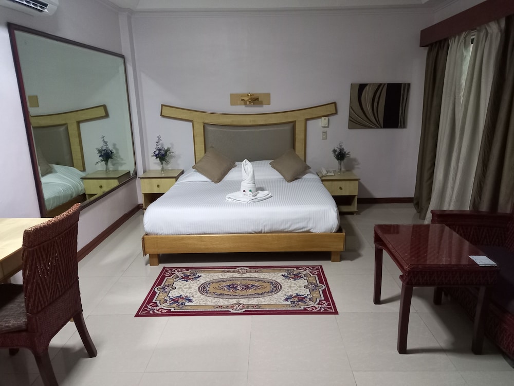 Wild Orchid Resort 27/83