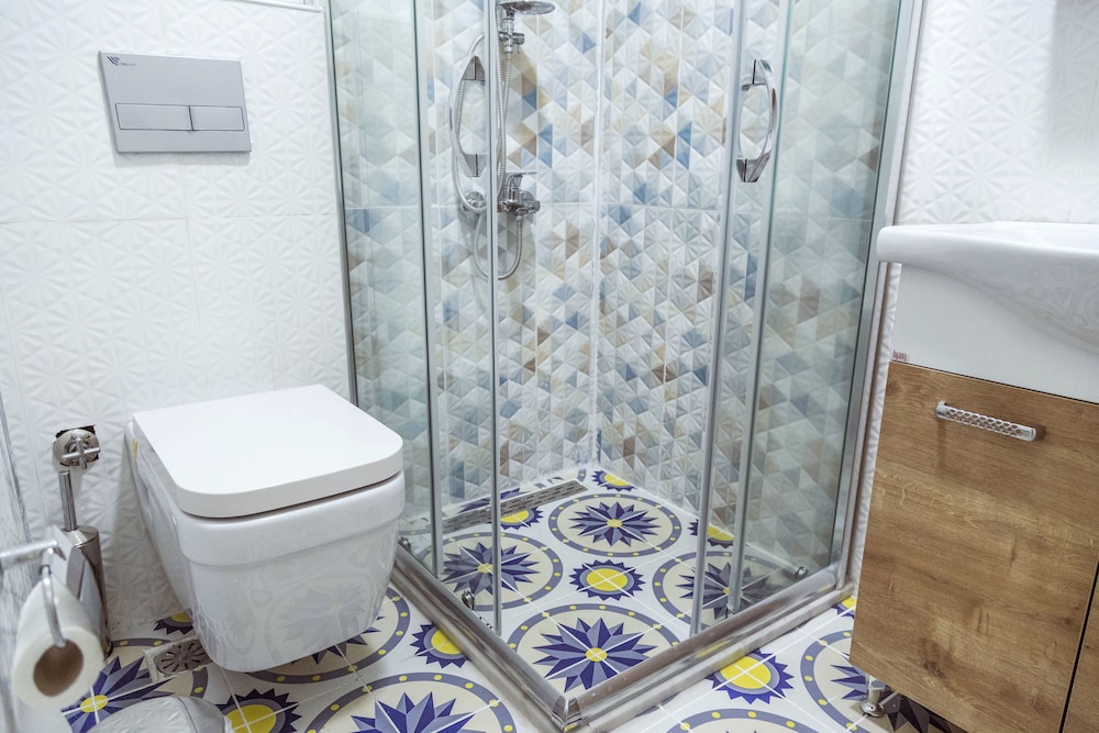 Assos Yildiz Hotel 44/48