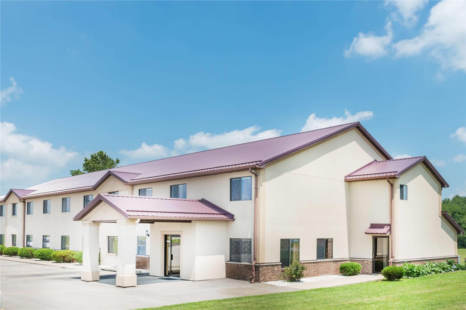 Super 8 by Wyndham Paris IL 1/17