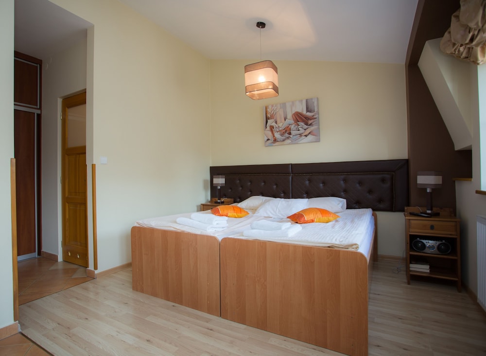 1 BEDROOM, CLASSIC, STUDIO