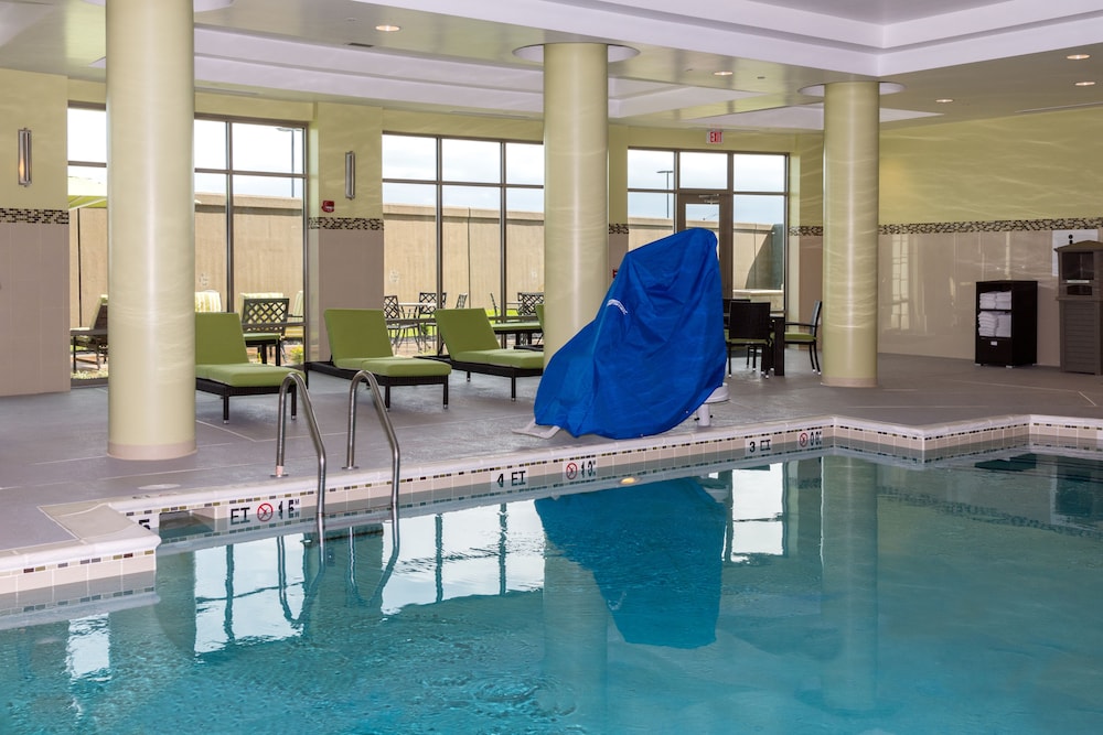 HOLIDAY INN LEXINGTON - HAMBURG 7/39