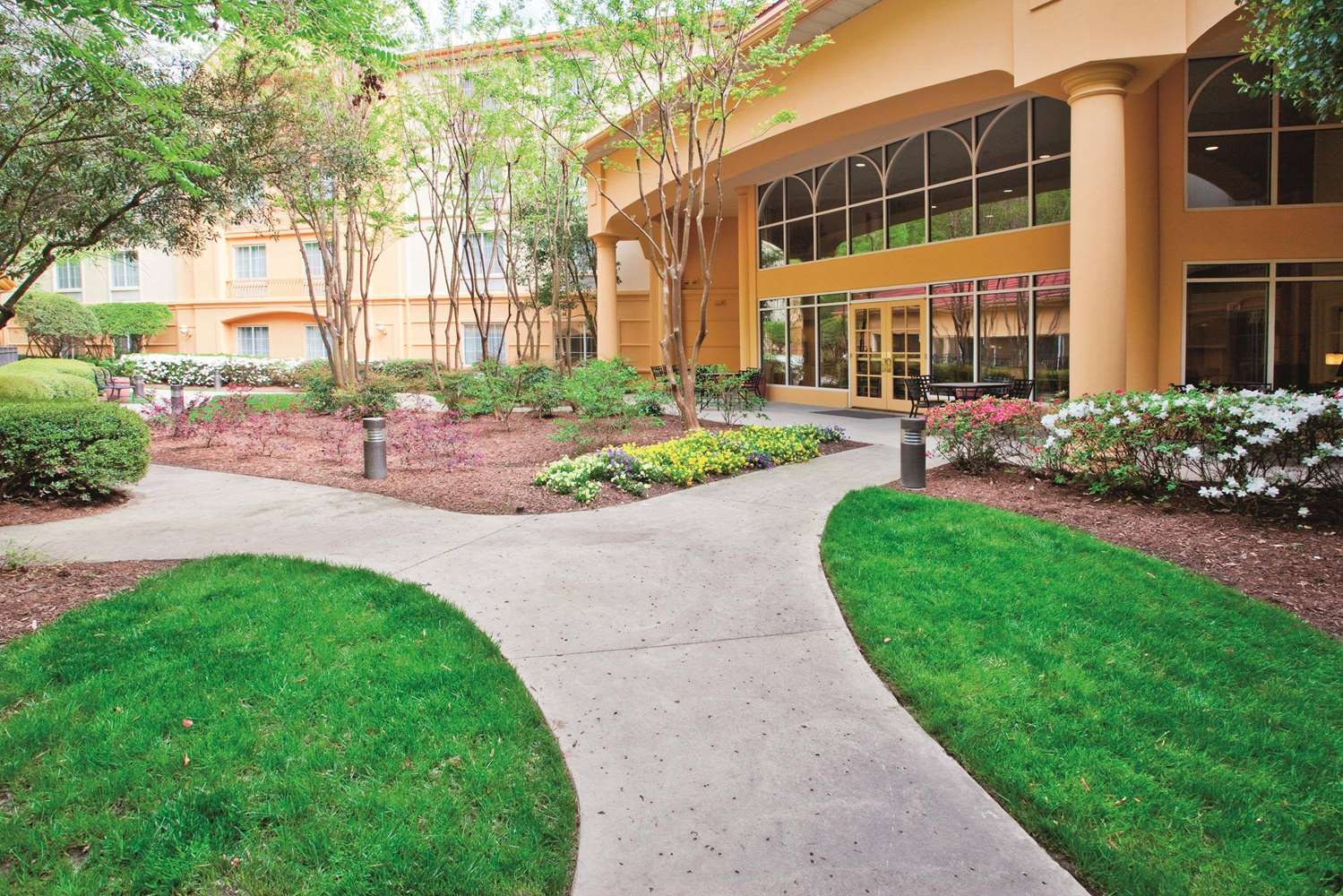La Quinta Inn & Suites by Wyndham Univ Area Chapel Hill 62/67