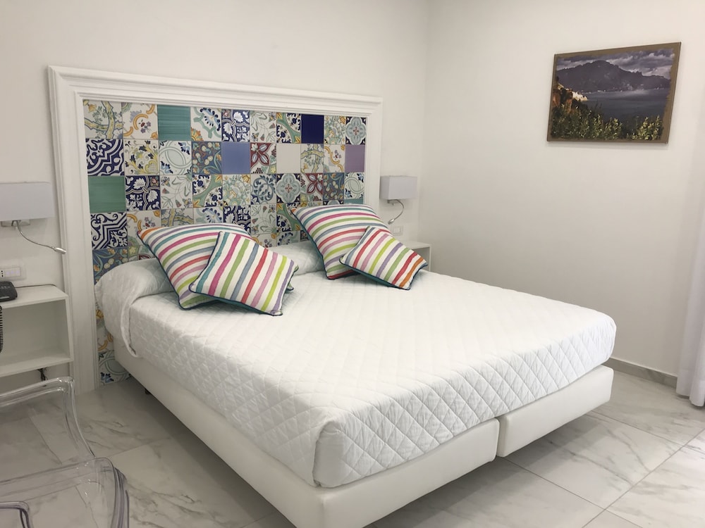 Hotel Amalfi 9/79