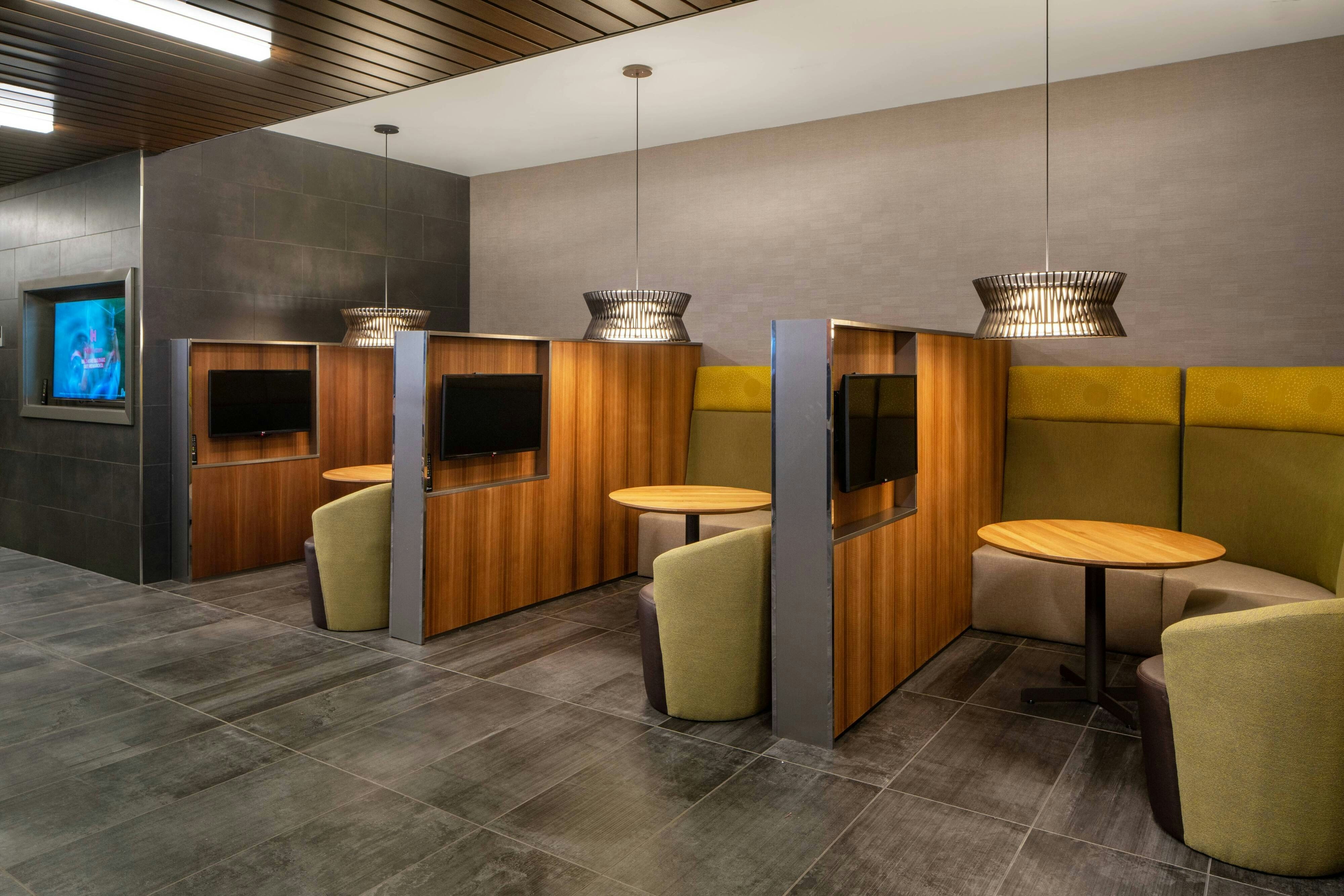 Courtyard By Marriott Lafayette South 26/49