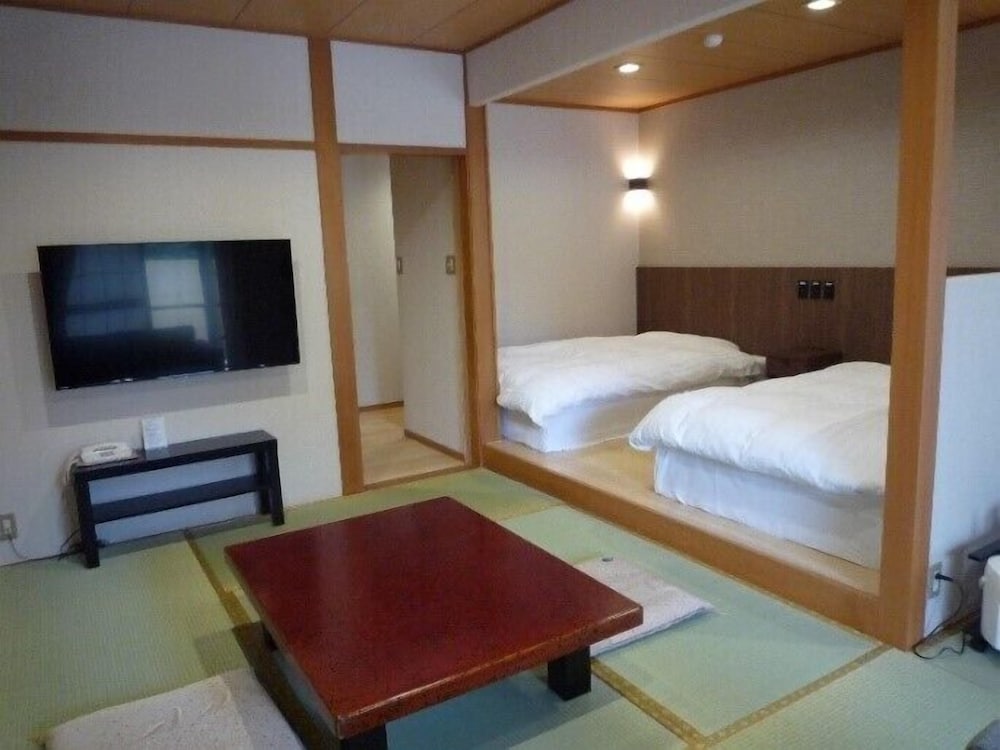 Ichie Nikaho 2/11