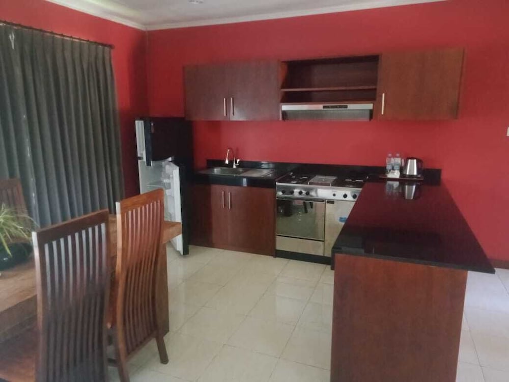 Sekuta Condo Suites 52/60