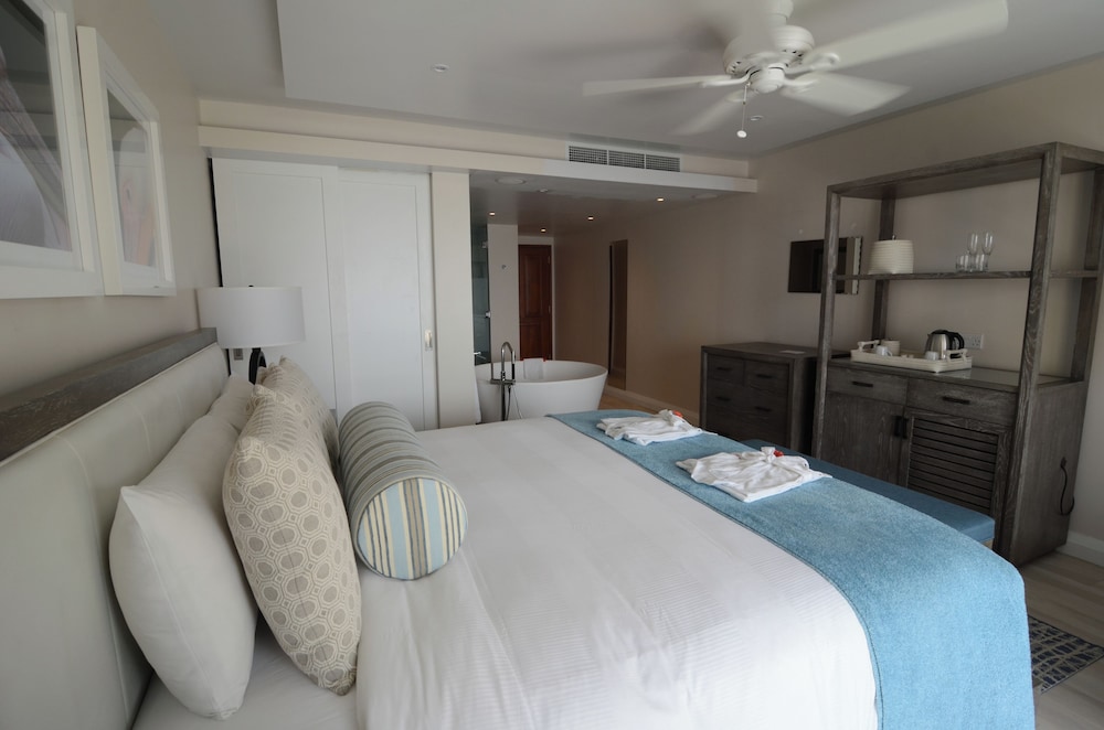 Grand, Luxury, Double Bed, Ocean Front