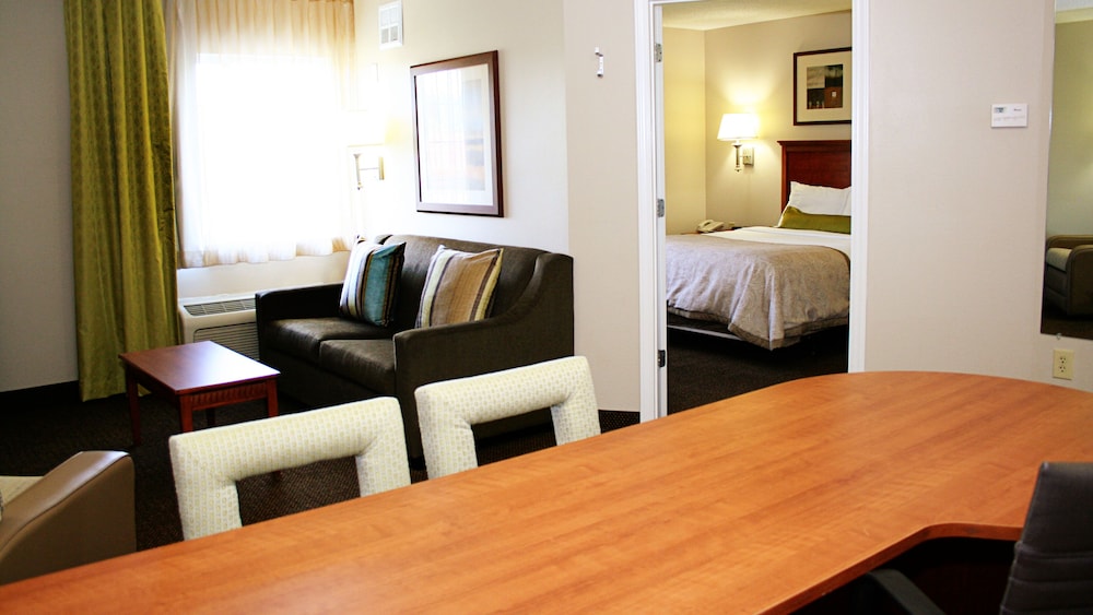 Candlewood Suites Harrisonburg 11/43