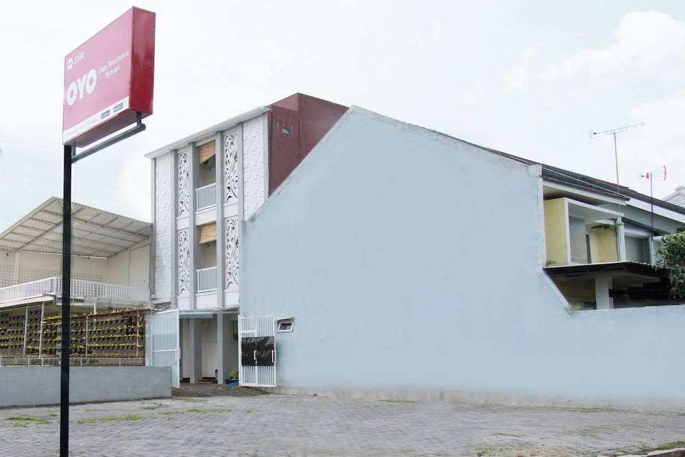 OYO 3350 Cozy Residence Syariah 2/17