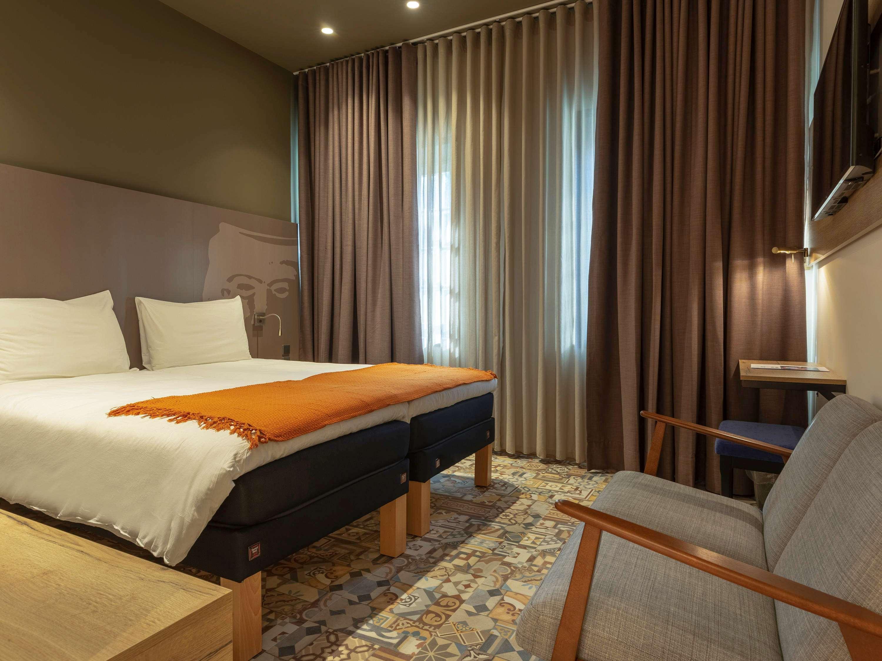 Standard, Twin Beds